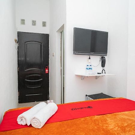 Hotel Reddoorz @ Aralia Harapan Indah Pulokendal Exteriér fotografie