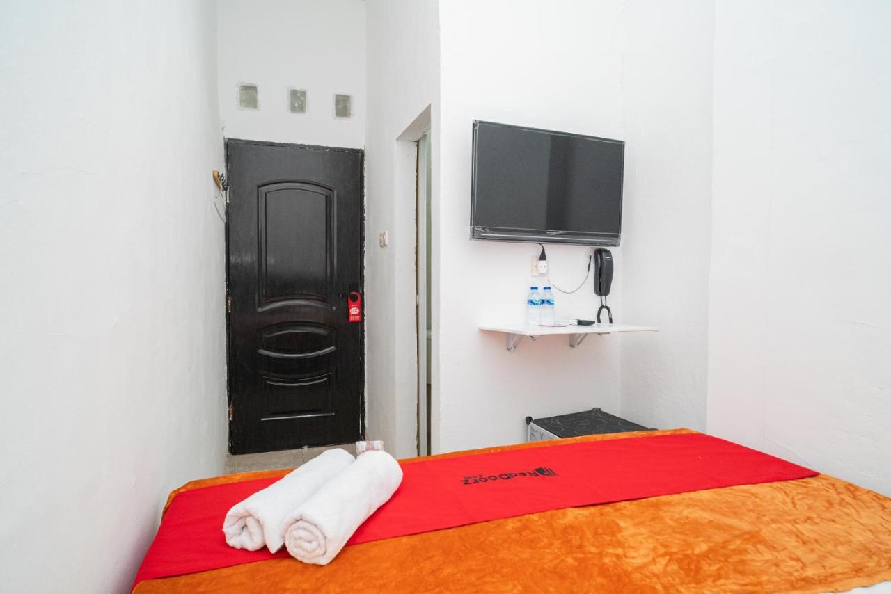 Hotel Reddoorz @ Aralia Harapan Indah Pulokendal Exteriér fotografie