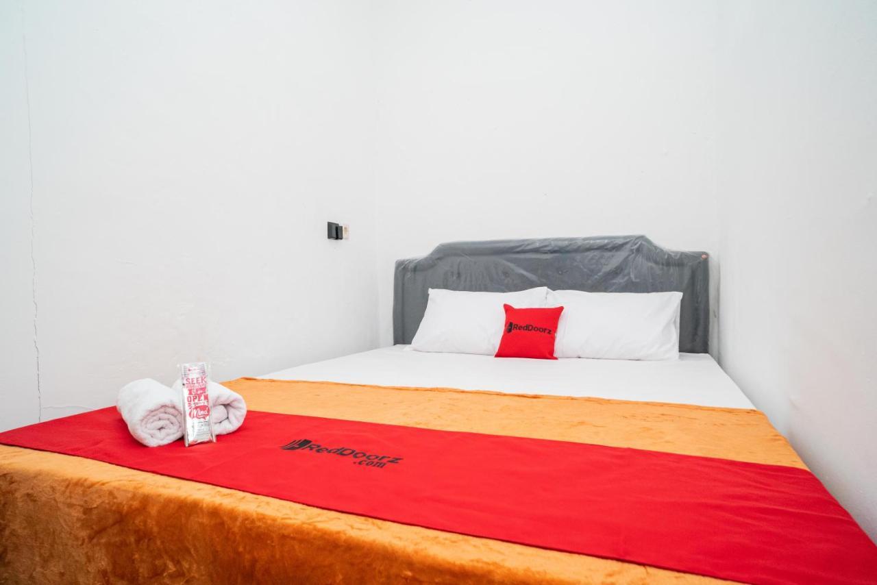 Hotel Reddoorz @ Aralia Harapan Indah Pulokendal Exteriér fotografie