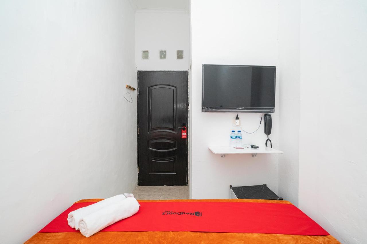 Hotel Reddoorz @ Aralia Harapan Indah Pulokendal Exteriér fotografie