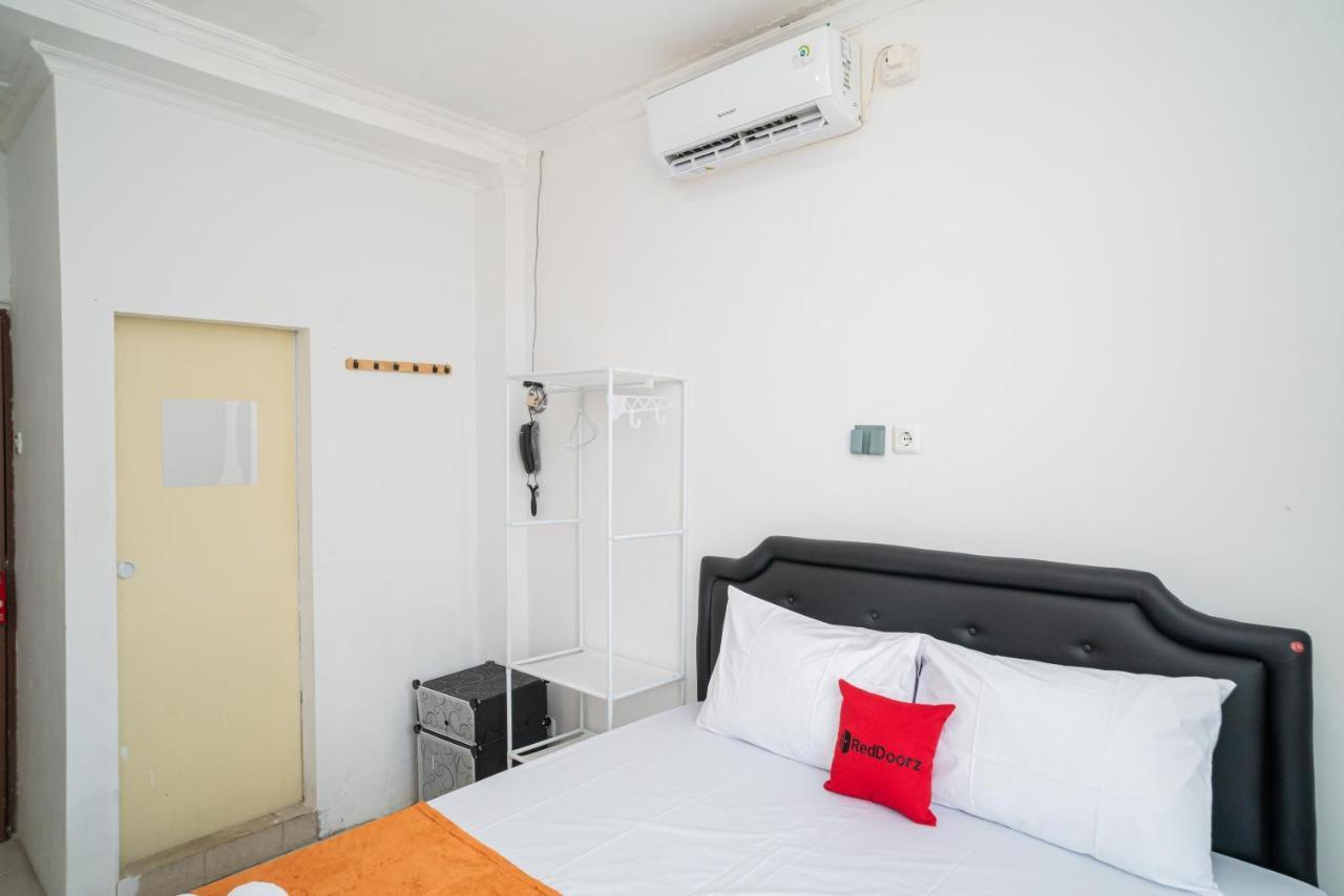 Hotel Reddoorz @ Aralia Harapan Indah Pulokendal Exteriér fotografie