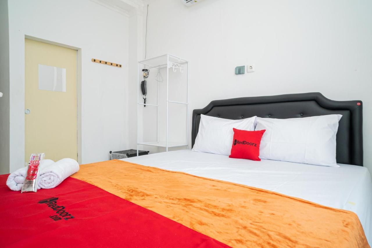 Hotel Reddoorz @ Aralia Harapan Indah Pulokendal Exteriér fotografie