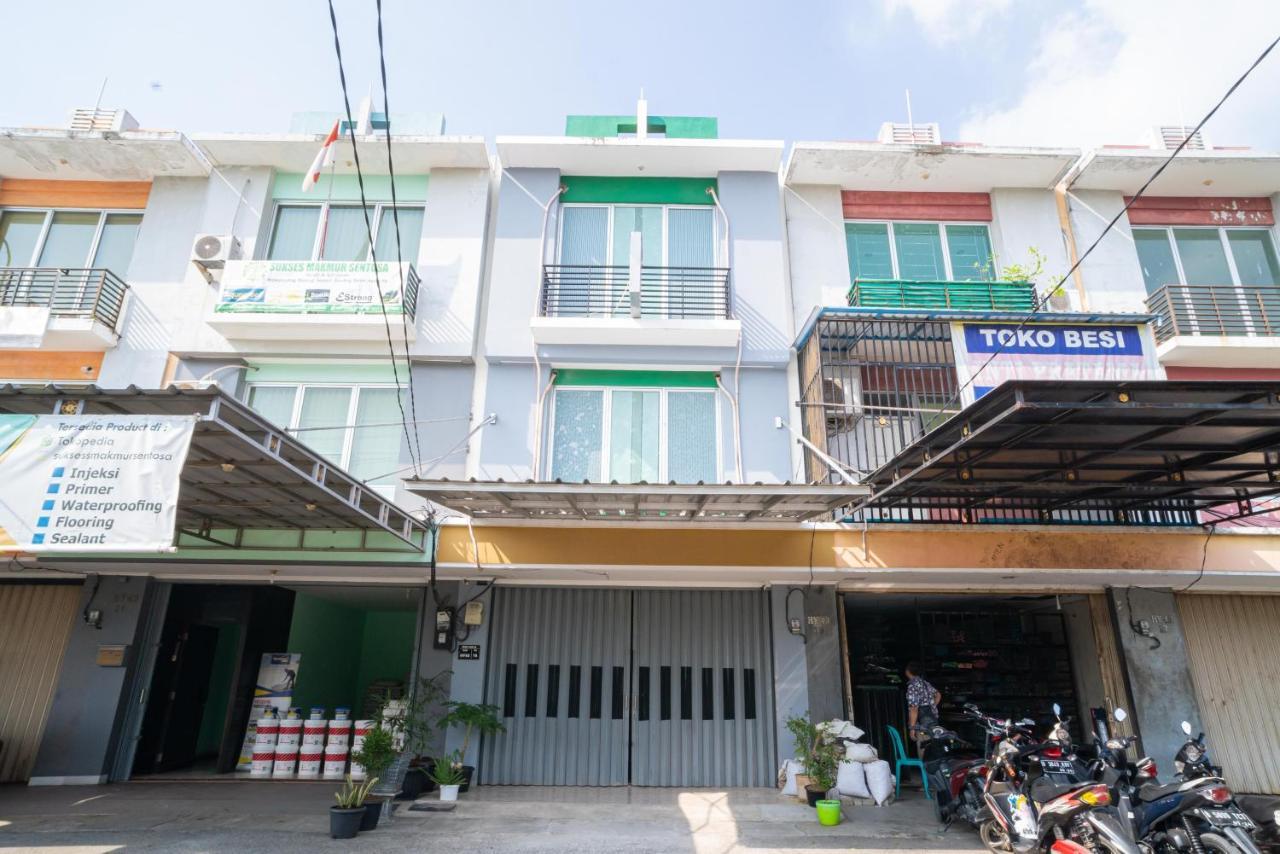Hotel Reddoorz @ Aralia Harapan Indah Pulokendal Exteriér fotografie